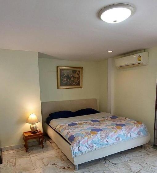 バルコニー付きデラックスルーム, Tientong Guesthouse