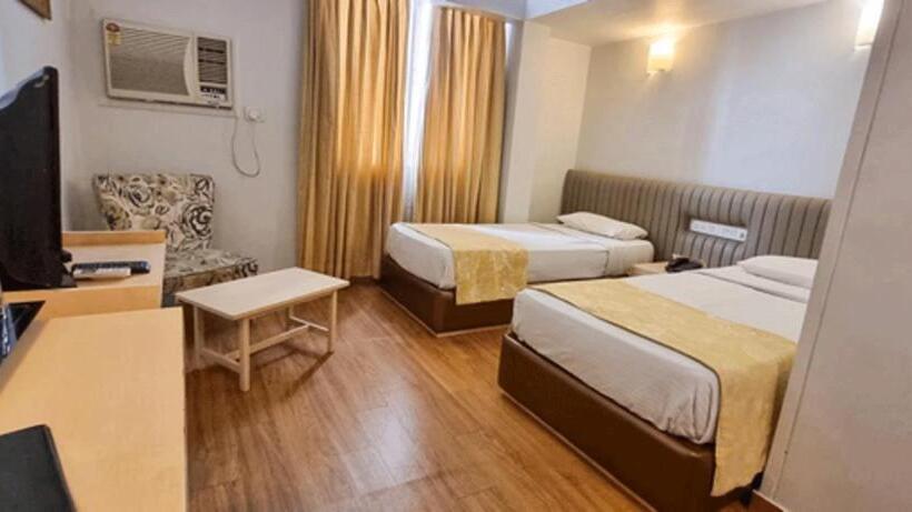 Standard Room, Diplomat, Colaba
