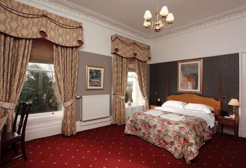 Люкс, Farington Lodge