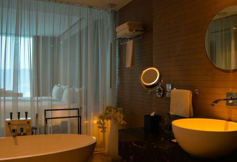 Номер Superior, The Canvas Dubai, Mgallery Hotel Collection