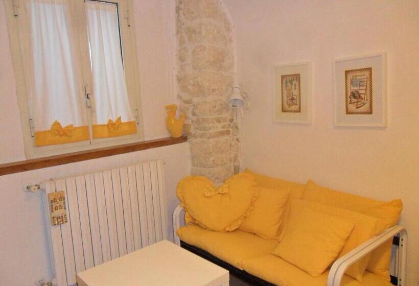 اتاق دوبلکس, B&b Il Giullare