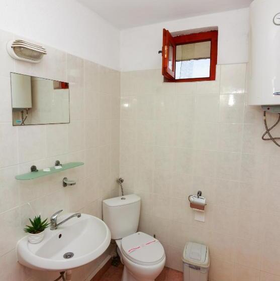 Quarto Estandar, Villa Rezos