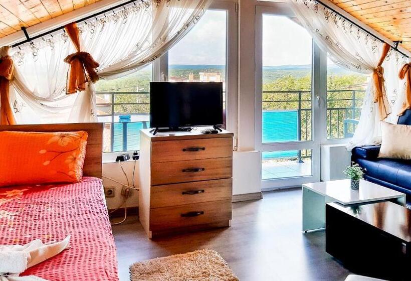 Quarto Quádruplo Estandar, Villa Rezos