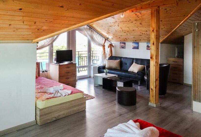 Четырехместный Номер Стандарт, Villa Rezos