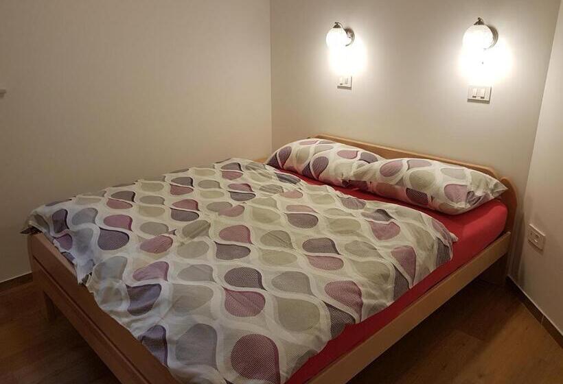 آپارتمان داخلی 2 خوابه, Garden Apartments Maria