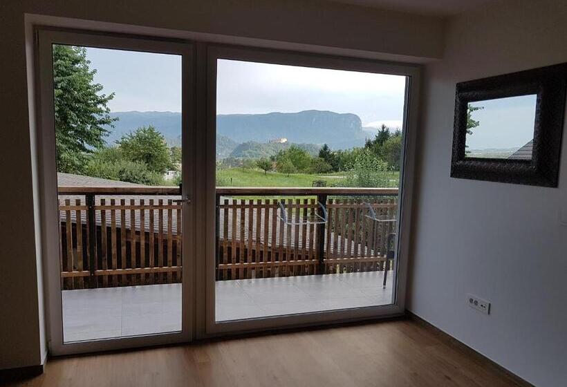 2 Bedrooms Apartment Mountain View, Garden Apartments Maria