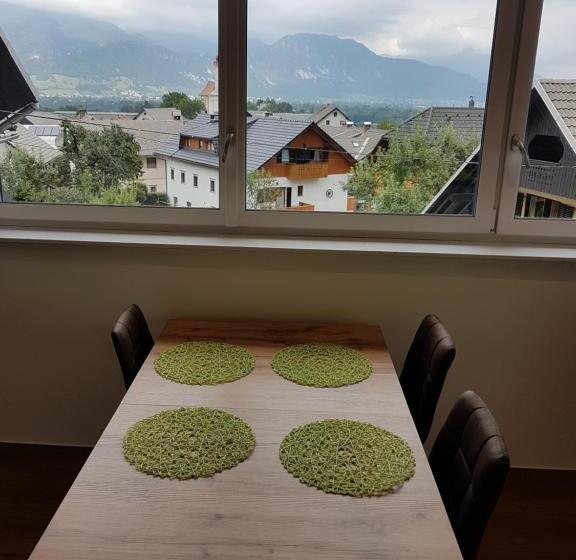 استودیوی لوکس, Garden Apartments Maria