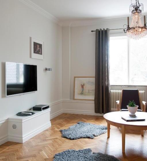 バルコニー付２ベッドルームアパートメント, Sköna Hönor Apartments