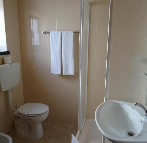 标准三人间, Residencial Coroa D Ouro