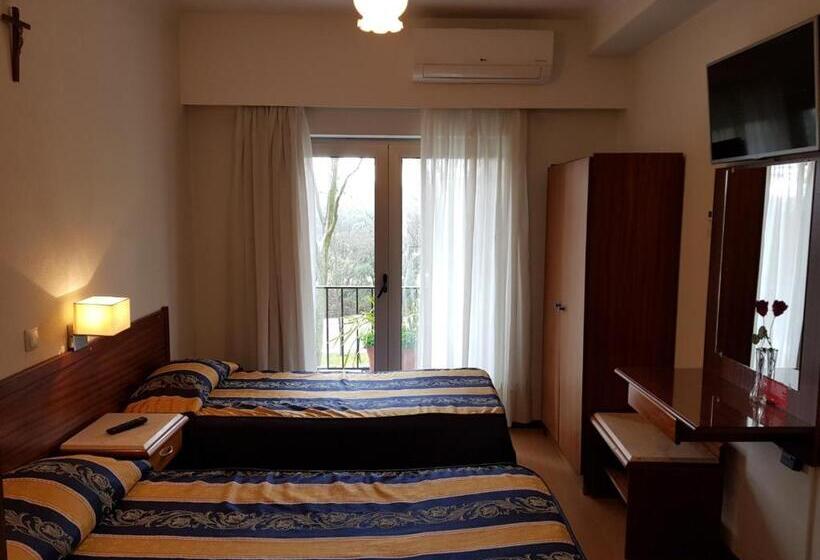 标准三人间, Residencial Coroa D Ouro