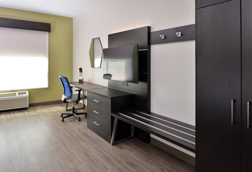 适合残疾人士使用的套间, Holiday Inn Express Hotel & Suites Carthage, An Ihg