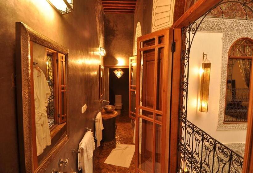 سوییت, Riad Layla