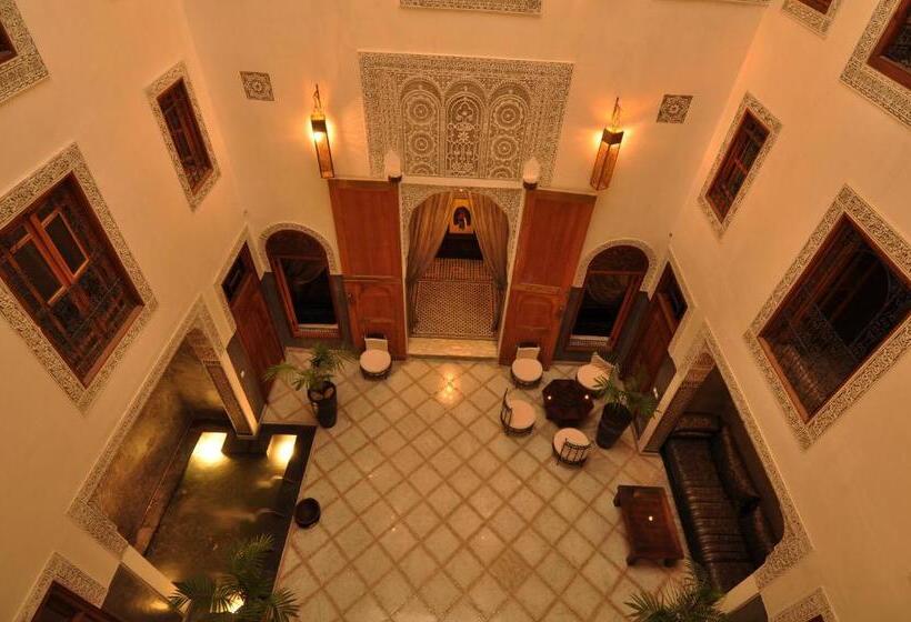سوییت, Riad Layla