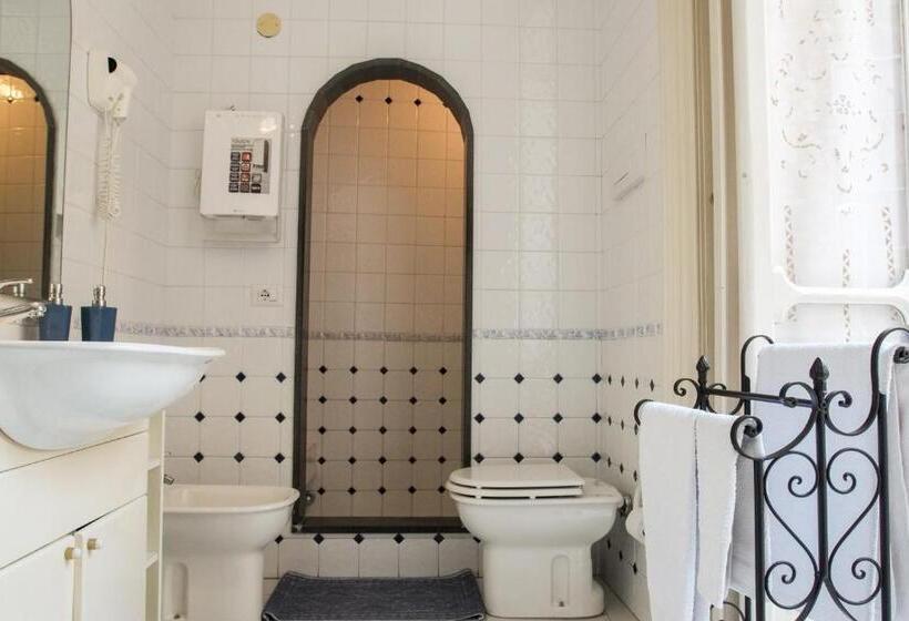 Quarto Triplo Estandar, B&b Villa Ocsia