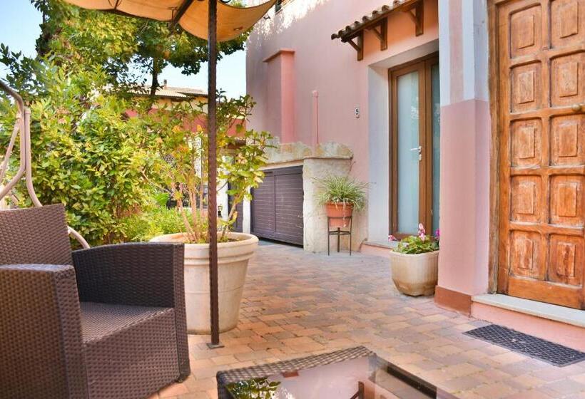 Апартаменты 2 Спальни, Flowery Inn Villa
