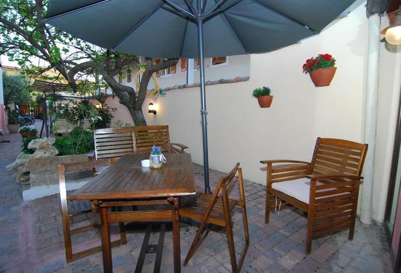 Апартаменты 1 Спальня, Flowery Inn Villa