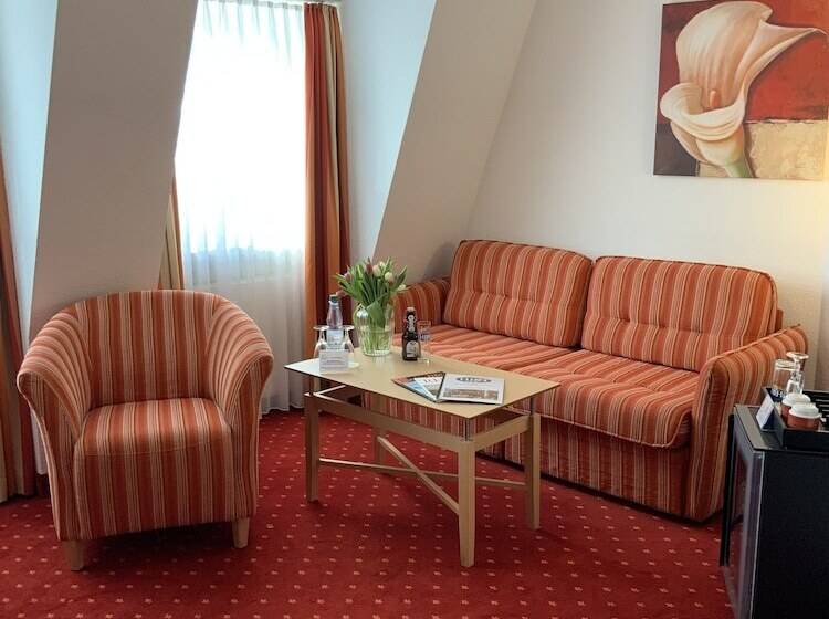 Полулюкс, Altstadthotel Arte