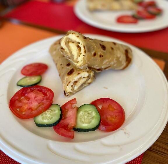 استودیوی استاندارد, Kenya Comfort Suites