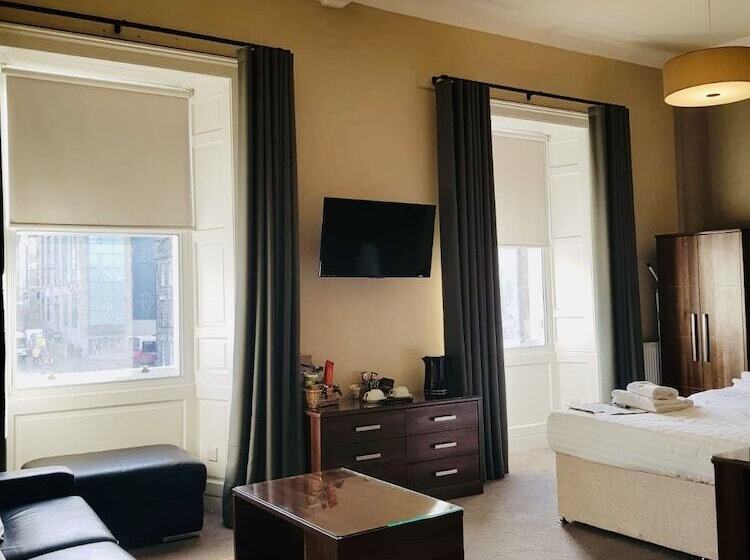 اتاق سوپریور, 28 York Place