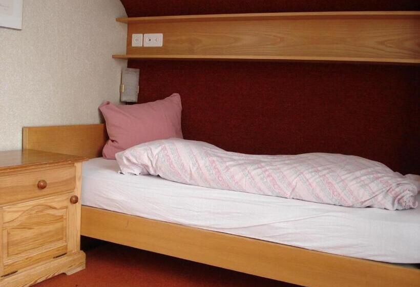 스탠다드 싱글 룸 공동욕실, Adrenalin Backpackers Hostel