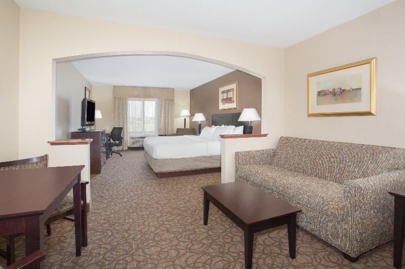 Люкс Адаптированный для Инвалидов, Holiday Inn Express Hotel & Suites Concordia Us 81, An Ihg