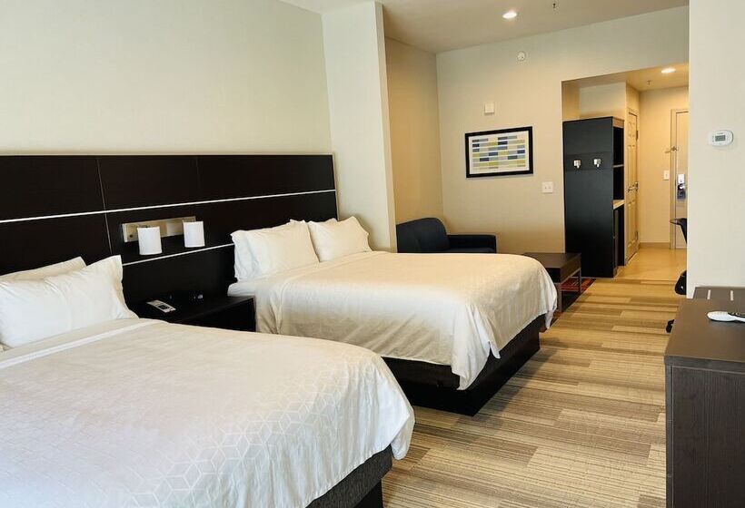 스위트, Holiday Inn Express & Suites Salinas, An Ihg