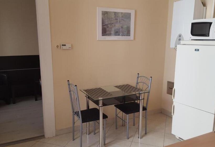 آپارتمان 1 خوابه, Boomerang Hostel
