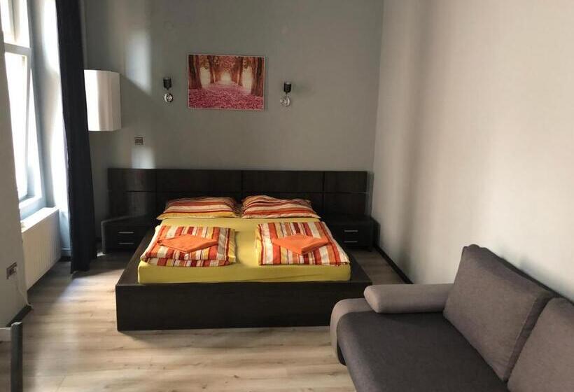 آپارتمان 1 خوابه, Boomerang Hostel
