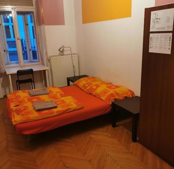 标准间, Boomerang Hostel