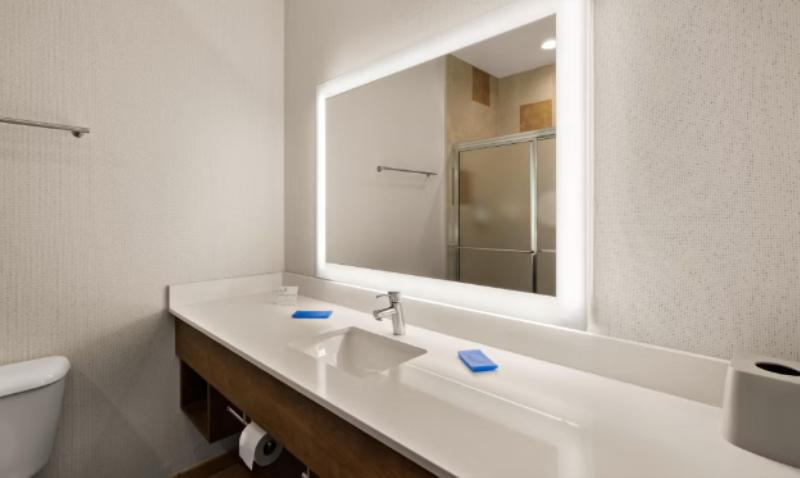 장애인을 위한 스탠다드 룸, Holiday Inn Express Hotel & Suites Limon I 70/exit 359, An Ihg