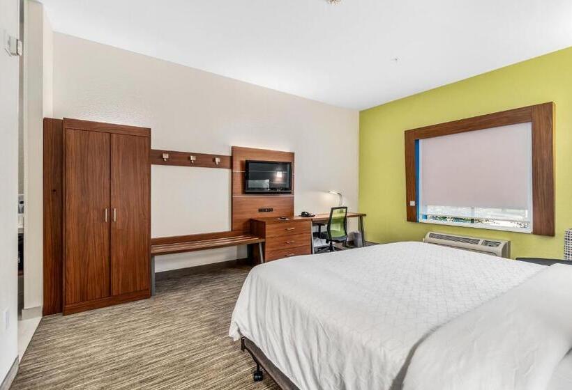 适合残疾人士使用的带超级大床的标准间, Holiday Inn Express Suites Van Buren Ft Smith Area, An Ihg