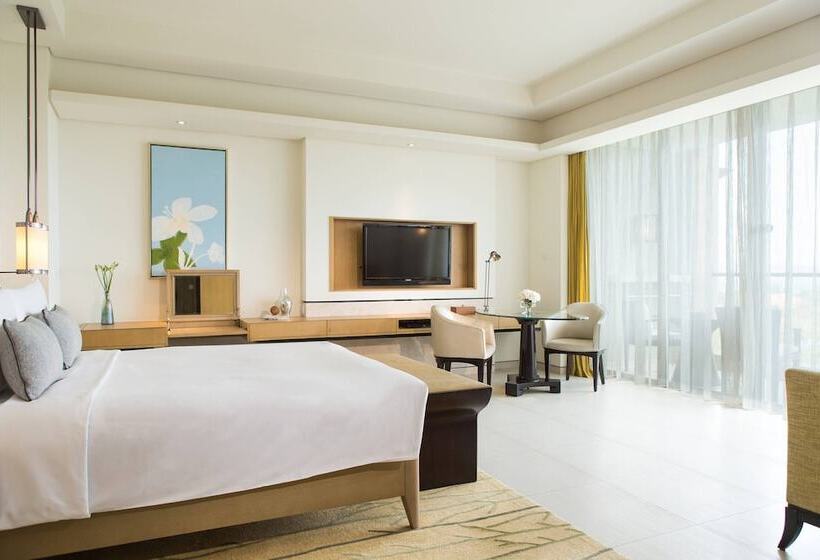 Номер Deluxe Вид на Сад, Renaissance Sanya Haitang Bay Resort