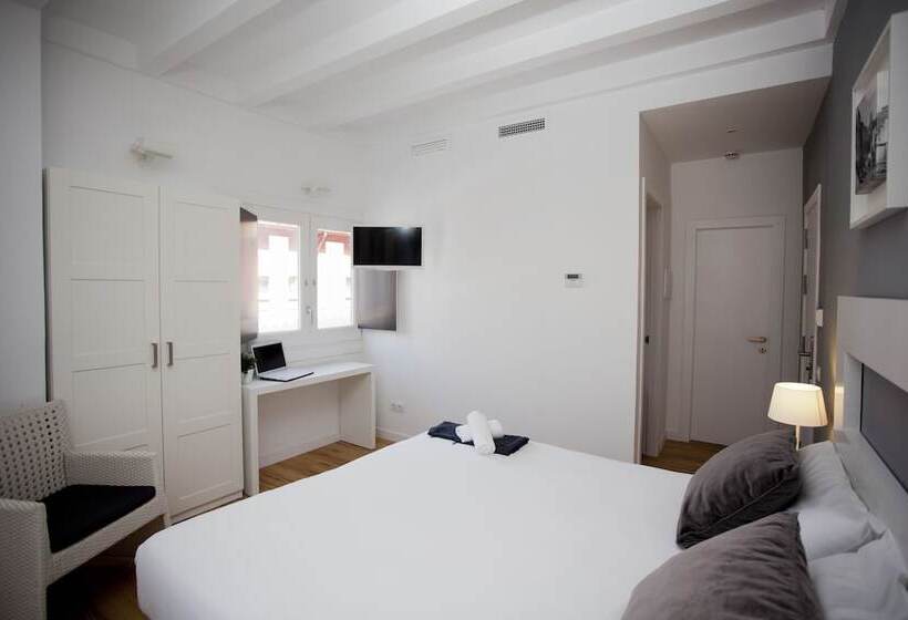 Номер Стандарт, Sitges