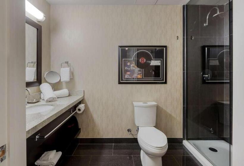מיטת קינג בסוויטה, C Hotel By Carmen S, Bw Premier Collection