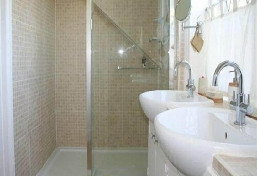 Люкс, Tabsfield B&b