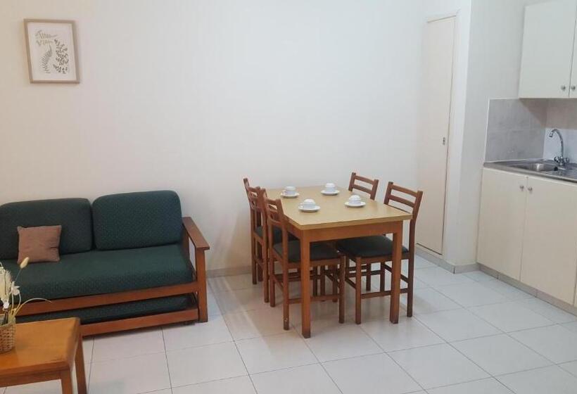 Семейные Апартаменты, Mandalena Hotel Apartments
