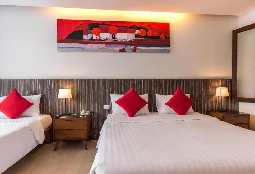 Трехместный Номер Deluxe, J Pattaya