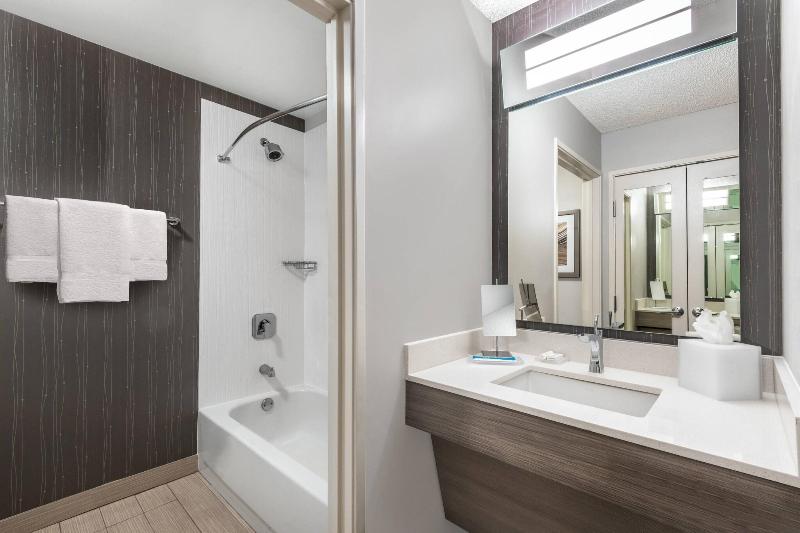 اتاق استاندارد با تخت بزرگ, Courtyard By Marriott Reno
