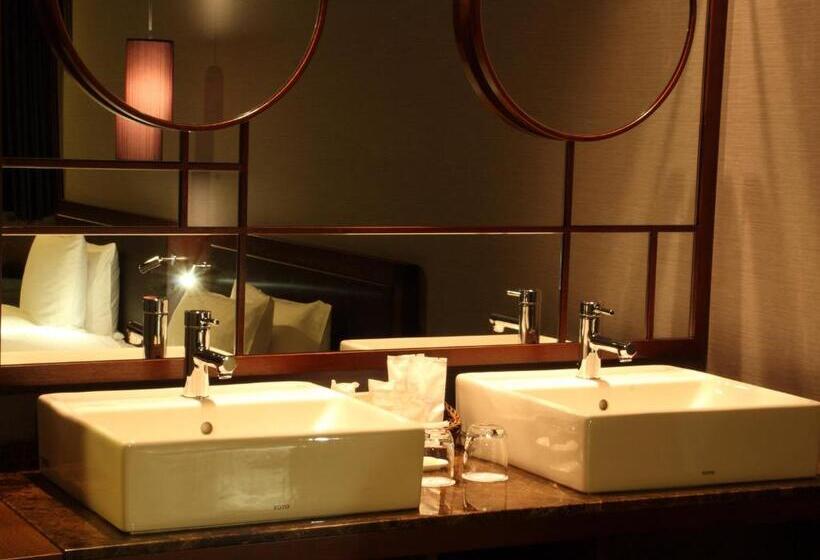 غرفة قياسية, Epinard Nasu