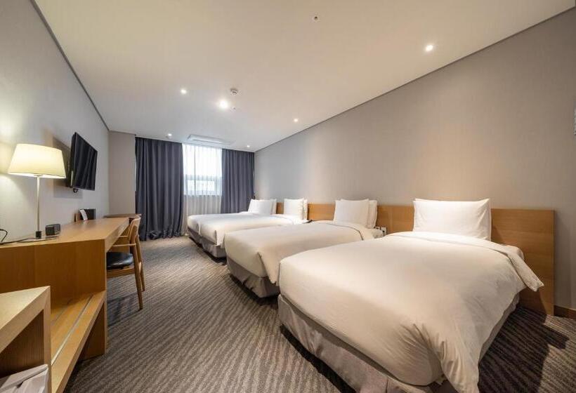 اتاق پنج‌تخته استاندارد, Ramada By Wyndham Seoul Dongdaemun