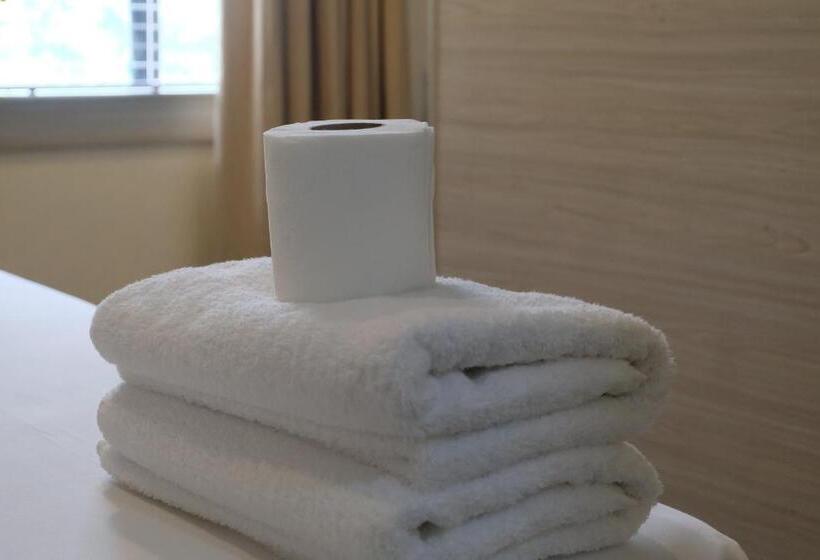 디럭스 트리플 룸, Spaces Hotel Makati