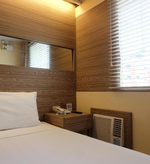 디럭스 트리플 룸, Spaces Hotel Makati