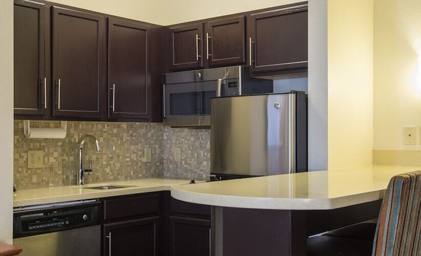 스위트 킹사이즈 침대, Staybridge Suites Fargo By Ihg