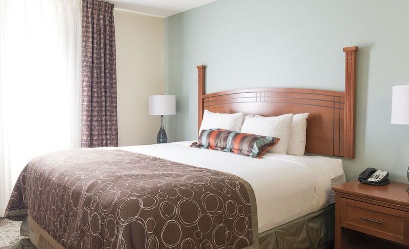 스위트 킹사이즈 침대, Staybridge Suites Fargo By Ihg