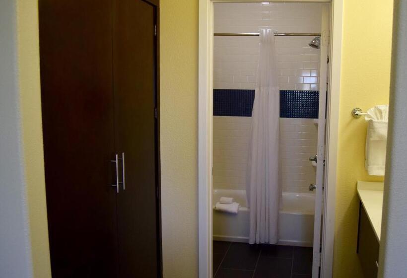 Люкс Адаптированный для Инвалидов, Staybridge Suites Houston Stafford   Sugar Land, An Ihg