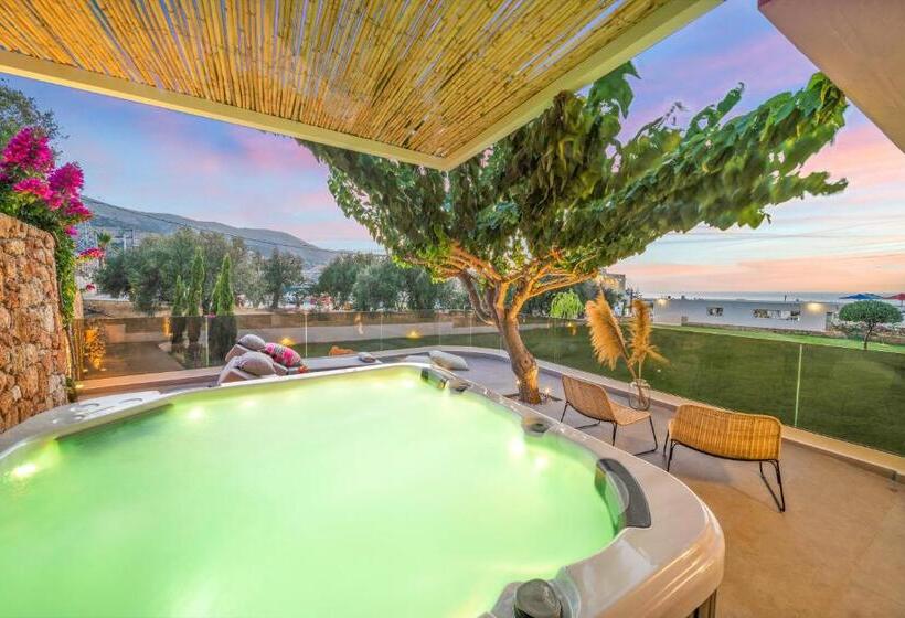 Люкс Superior Вид на Море, Notos Heights Hotel & Suites