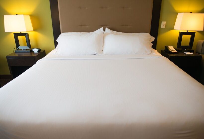 Люкс, Holiday Inn Express Hotel & Suites Northwood By Ihg