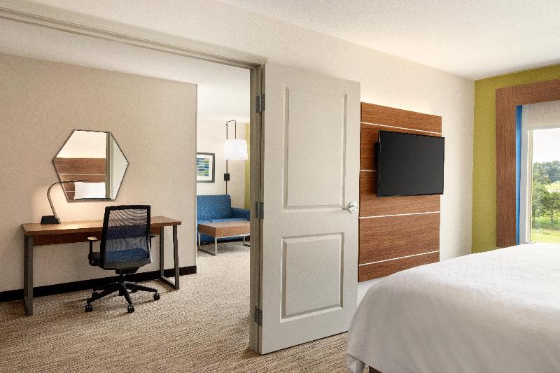 스위트 킹사이즈 침대, Holiday Inn Express & Suites Searcy, An Ihg