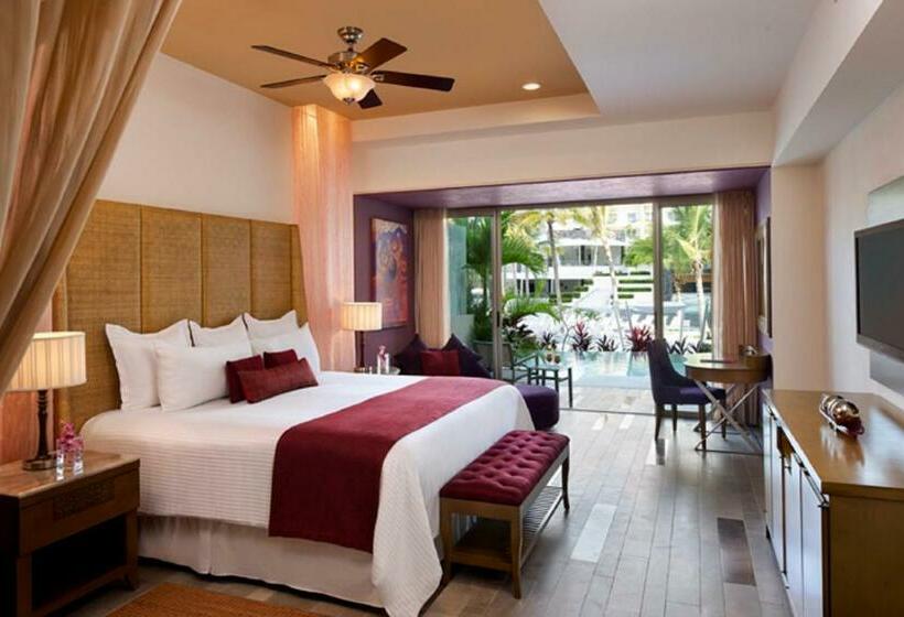 Junior Suite Club, Secrets Vallarta Bay Resort & Spa   Adults Only