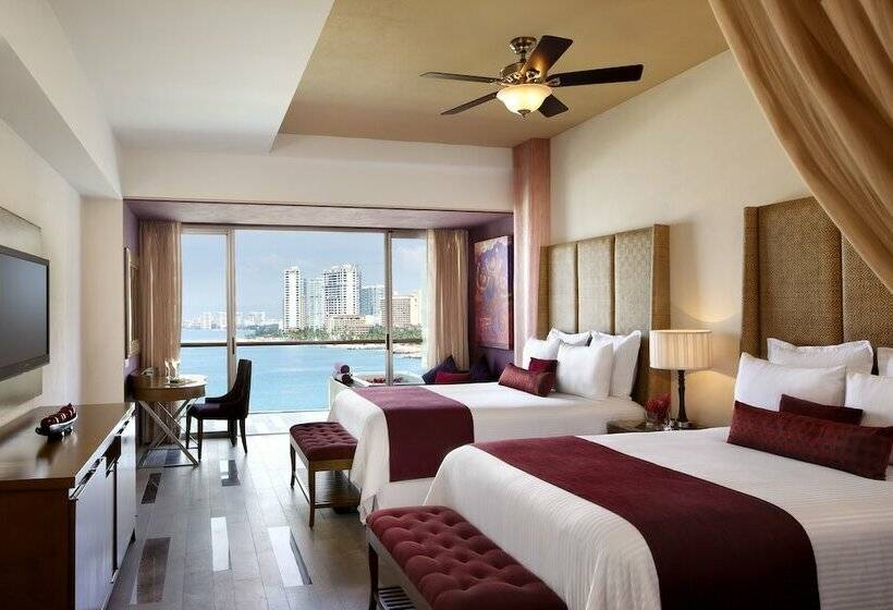 Junior Suite Club, Secrets Vallarta Bay Resort & Spa   Adults Only